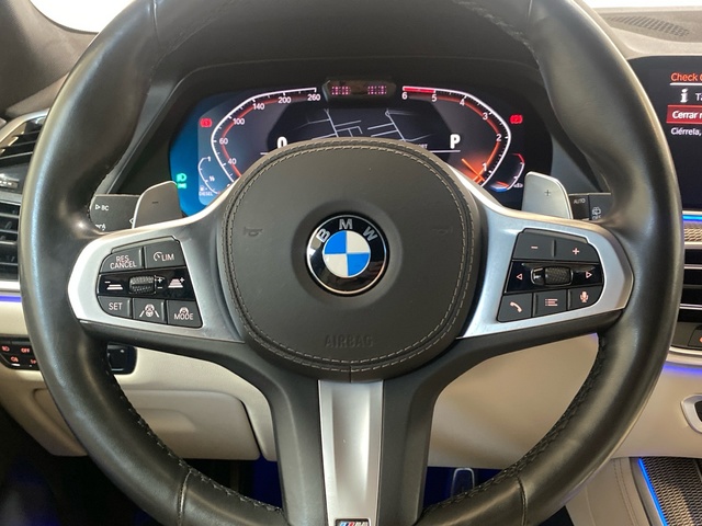 BMW X5 xDrive30d color Negro. Año 2019. 195KW(265CV). Diésel. En concesionario Burgocar (Bmw y Mini) de Burgos