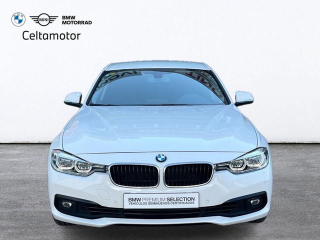 BMW Serie 3 320i color Blanco. Año 2018. 135KW(184CV). Gasolina. En concesionario Celtamotor Vigo de Pontevedra