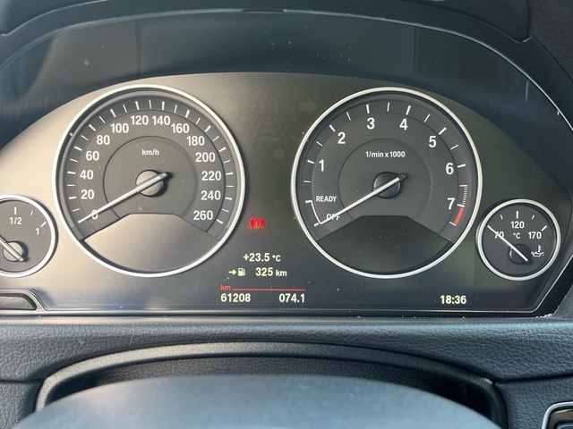 BMW Serie 3 320i color Blanco. Año 2018. 135KW(184CV). Gasolina. En concesionario Celtamotor Vigo de Pontevedra