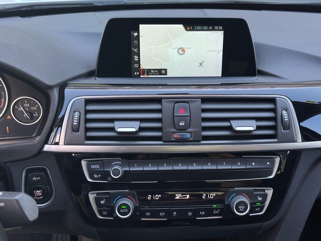BMW Serie 3 320i color Blanco. Año 2018. 135KW(184CV). Gasolina. En concesionario Celtamotor Vigo de Pontevedra