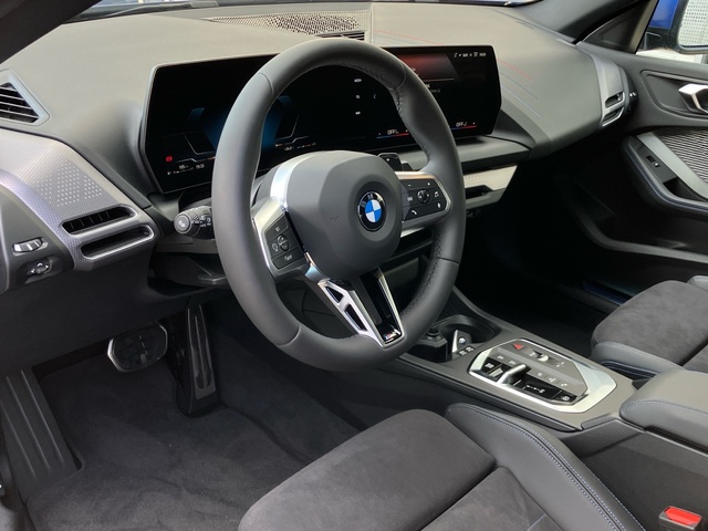 BMW Serie 2 220d Gran Coupe color Azul. Año 2025. 120KW(163CV). Diésel. En concesionario Bernesga Motor León (Bmw y Mini) de León