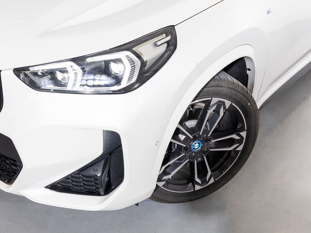 BMW iX1 xDrive30 color Blanco. Año 2025. 230KW(313CV). Eléctrico. En concesionario Oliva Motor Girona de Girona