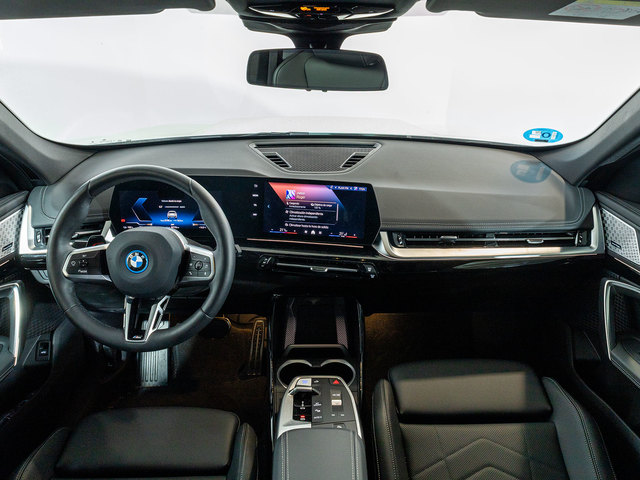 BMW iX1 xDrive30 color Blanco. Año 2025. 230KW(313CV). Eléctrico. En concesionario Oliva Motor Girona de Girona