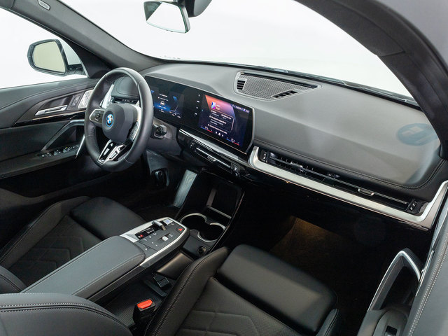 BMW iX1 xDrive30 color Blanco. Año 2025. 230KW(313CV). Eléctrico. En concesionario Oliva Motor Girona de Girona