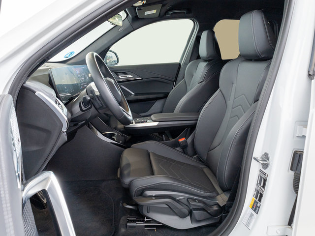 BMW iX1 xDrive30 color Blanco. Año 2025. 230KW(313CV). Eléctrico. En concesionario Oliva Motor Girona de Girona