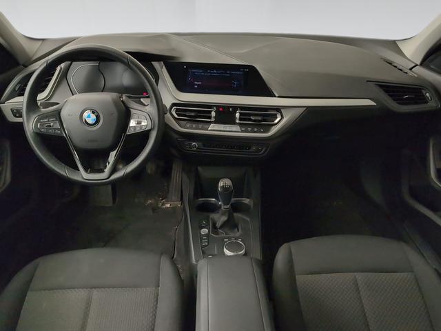 BMW Serie 1 116d color Blanco. Año 2020. 85KW(116CV). Diésel. En concesionario Automotor Premium Velázquez - Málaga de Málaga