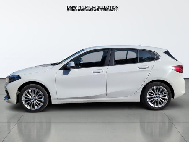 BMW Serie 1 118i color Blanco. Año 2024. 103KW(140CV). Gasolina. En concesionario Automotor Premium Velázquez - Málaga de Málaga