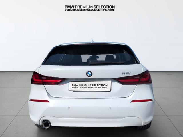 BMW Serie 1 118i color Blanco. Año 2024. 103KW(140CV). Gasolina. En concesionario Automotor Premium Velázquez - Málaga de Málaga