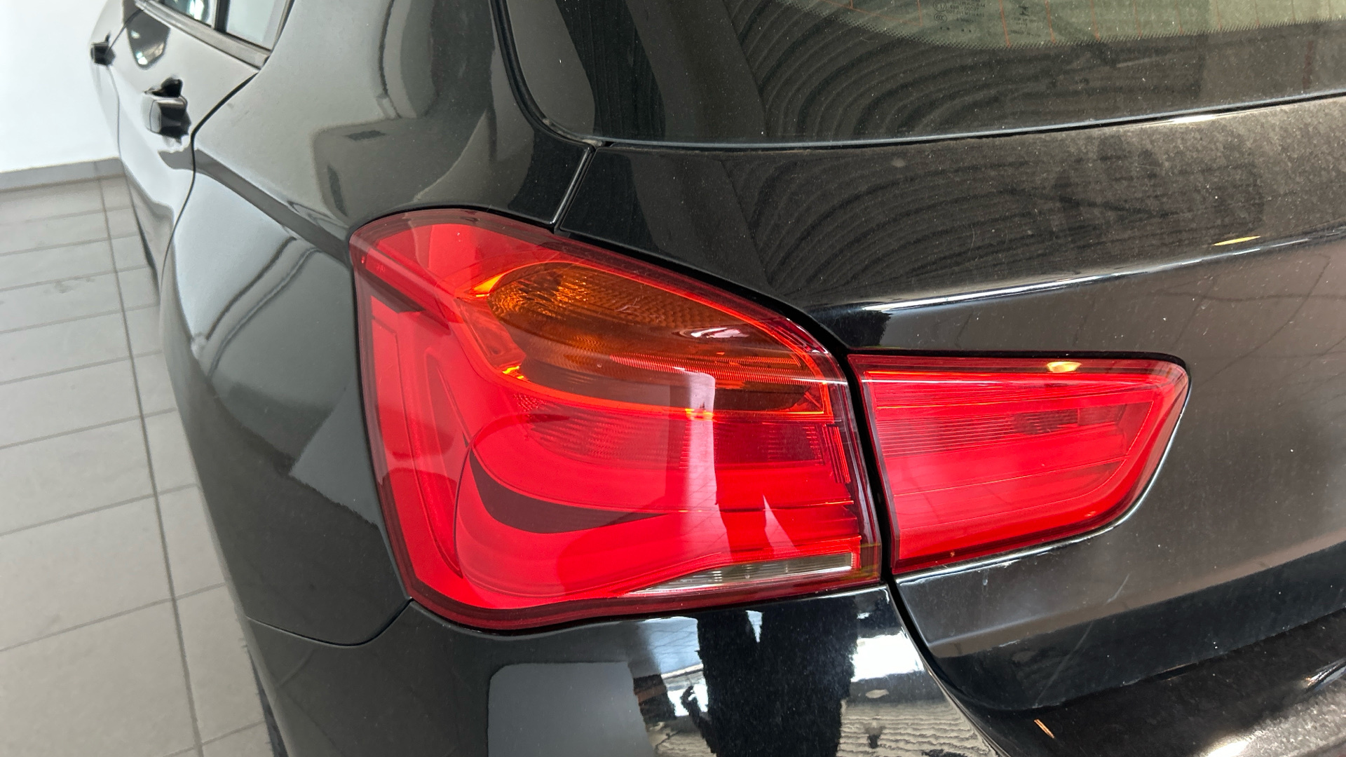 BMW Serie 1 116d color Negro. Año 2018. 85KW(116CV). Diésel. En concesionario BYmyCAR Madrid - Alcalá de Madrid