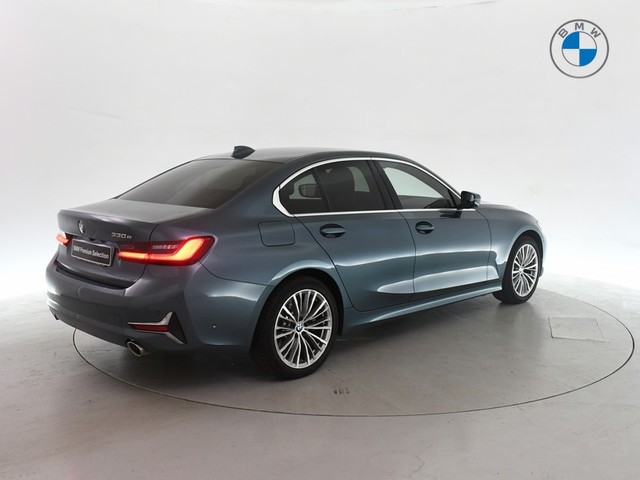 BMW Serie 3 330e color Azul. Año 2021. 215KW(292CV). Híbrido Electro/Gasolina. En concesionario BYmyCAR Madrid - Alcalá de Madrid