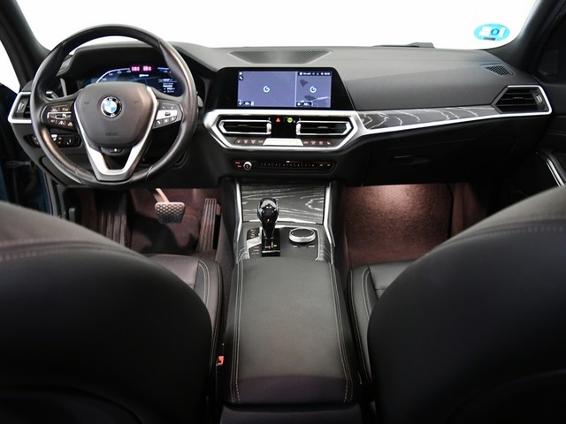 BMW Serie 3 330e color Azul. Año 2021. 215KW(292CV). Híbrido Electro/Gasolina. En concesionario BYmyCAR Madrid - Alcalá de Madrid