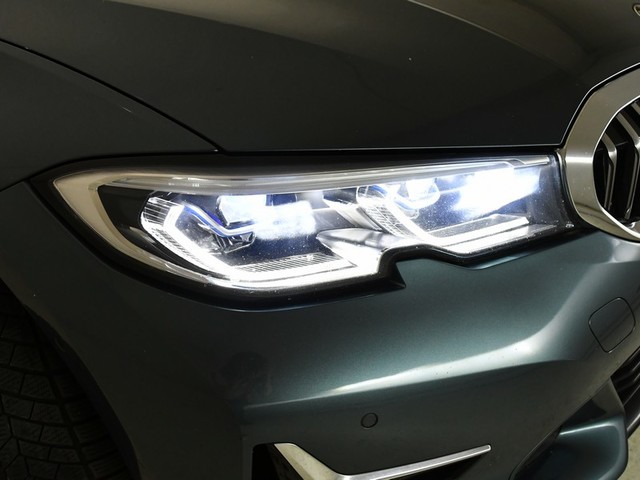 BMW Serie 3 330e color Azul. Año 2021. 215KW(292CV). Híbrido Electro/Gasolina. En concesionario BYmyCAR Madrid - Alcalá de Madrid