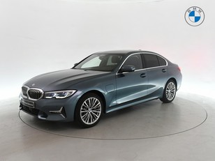 Fotos de BMW Serie 3 330e color Azul. Año 2021. 215KW(292CV). Híbrido Electro/Gasolina. En concesionario BYmyCAR Madrid - Alcalá de Madrid