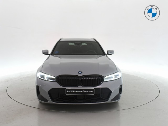 BMW Serie 3 330e Touring color Gris. Año 2024. 215KW(292CV). Híbrido Electro/Gasolina. En concesionario BYmyCAR Madrid - Alcalá de Madrid