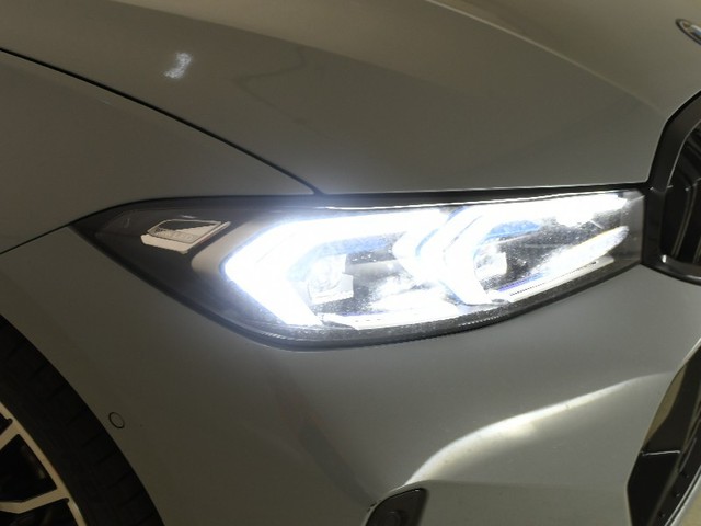 BMW Serie 3 330e Touring color Gris. Año 2024. 215KW(292CV). Híbrido Electro/Gasolina. En concesionario BYmyCAR Madrid - Alcalá de Madrid