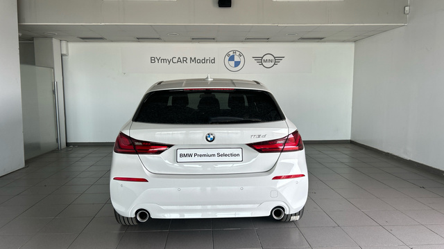 BMW Serie 1 118d color Blanco. Año 2021. 110KW(150CV). Diésel. En concesionario BYmyCAR Madrid - Alcalá de Madrid