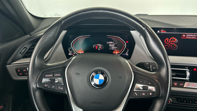 BMW Serie 1 118d color Blanco. Año 2021. 110KW(150CV). Diésel. En concesionario BYmyCAR Madrid - Alcalá de Madrid