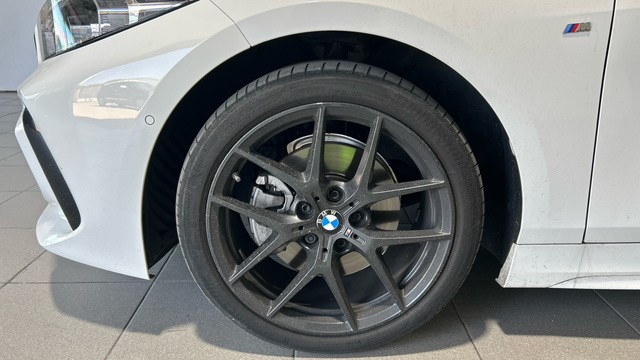 BMW Serie 1 118d color Blanco. Año 2020. 110KW(150CV). Diésel. En concesionario BYmyCAR Madrid - Alcalá de Madrid