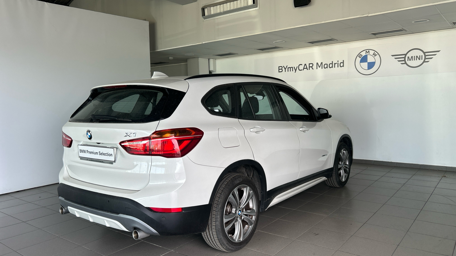 BMW X1 sDrive20d color Blanco. Año 2018. 140KW(190CV). Diésel. En concesionario BYmyCAR Madrid - Alcalá de Madrid