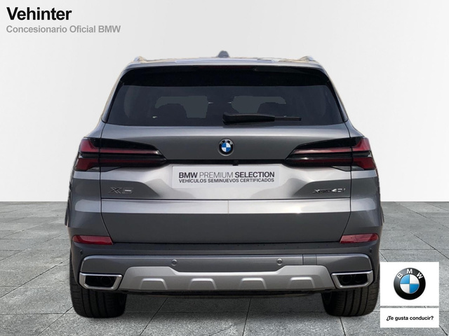 BMW X5 xDrive40i color Gris. Año 2025. 280KW(381CV). Gasolina. En concesionario Vehinter Getafe de Madrid