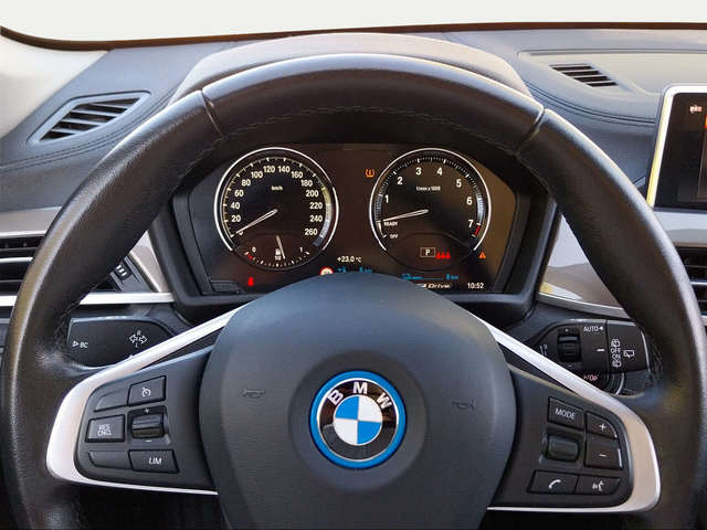 BMW X1 xDrive25e color Negro. Año 2022. 162KW(220CV). Híbrido Electro/Gasolina. En concesionario San Rafael Motor, S.L. de Córdoba