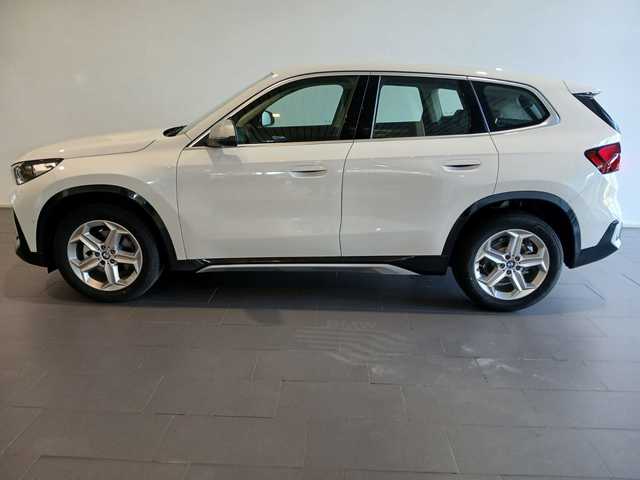 BMW X1 sDrive18d color Blanco. Año 2025. 110KW(150CV). Diésel. En concesionario Adler Motor S.L. TOLEDO de Toledo