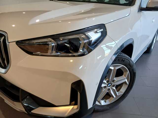 BMW X1 sDrive18d color Blanco. Año 2025. 110KW(150CV). Diésel. En concesionario Adler Motor S.L. TOLEDO de Toledo