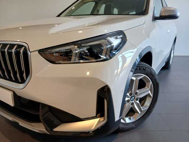 BMW X1 sDrive18d color Blanco. Año 2025. 110KW(150CV). Diésel. En concesionario Adler Motor S.L. TOLEDO de Toledo