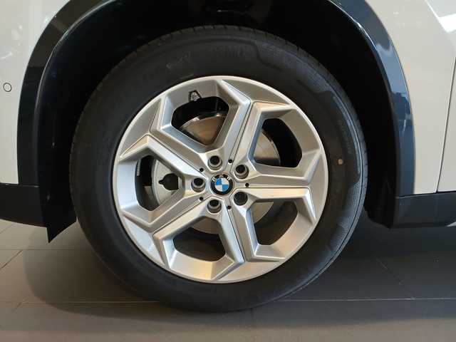 BMW X1 sDrive18d color Blanco. Año 2025. 110KW(150CV). Diésel. En concesionario Adler Motor S.L. TOLEDO de Toledo