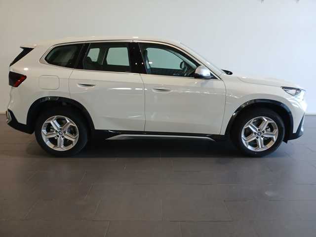 BMW X1 sDrive18d color Blanco. Año 2025. 110KW(150CV). Diésel. En concesionario Adler Motor S.L. TOLEDO de Toledo