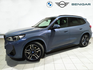 Fotos de BMW iX1 xDrive30 color Gris. Año 2023. 230KW(313CV). Eléctrico. En concesionario Hispamovil Elche de Alicante