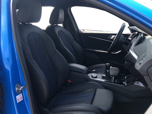 BMW Serie 1 118d color Azul. Año 2021. 110KW(150CV). Diésel. En concesionario Vehinter Alcorcón de Madrid