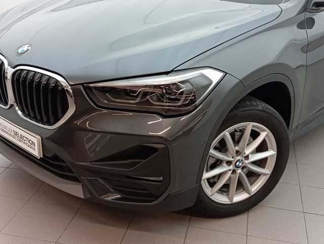 BMW X1 sDrive18d color Gris. Año 2022. 110KW(150CV). Diésel. En concesionario Augusta Aragon S.A. de Zaragoza