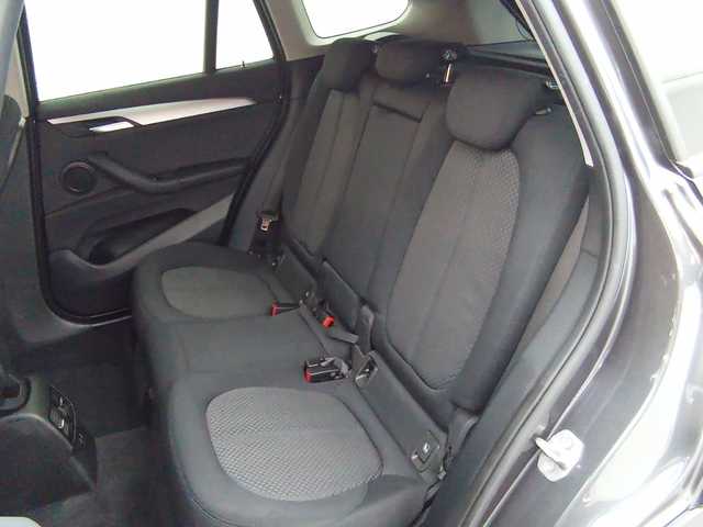 BMW X1 sDrive18d color Gris. Año 2022. 110KW(150CV). Diésel. En concesionario Augusta Aragon S.A. de Zaragoza
