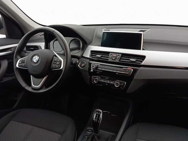 BMW X1 sDrive18d color Gris. Año 2022. 110KW(150CV). Diésel. En concesionario Augusta Aragon S.A. de Zaragoza