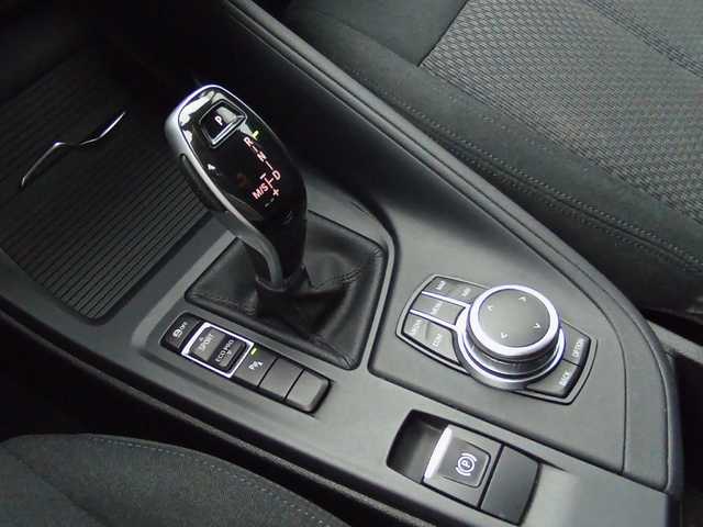 BMW X1 sDrive18d color Gris. Año 2022. 110KW(150CV). Diésel. En concesionario Augusta Aragon S.A. de Zaragoza