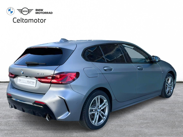 BMW Serie 1 118d color Gris. Año 2024. 110KW(150CV). Diésel. En concesionario Celtamotor Vigo de Pontevedra
