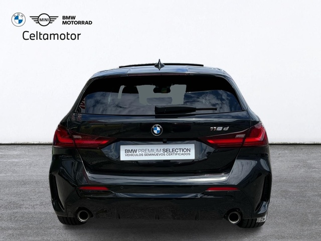 BMW Serie 1 118d color Negro. Año 2024. 110KW(150CV). Diésel. En concesionario Celtamotor Vigo de Pontevedra