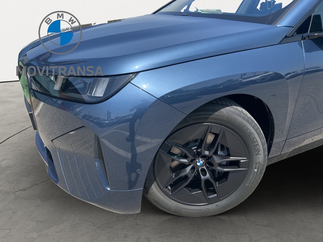 BMW iX xDrive45 color Azul. Año 2025. 300KW(408CV). Eléctrico. En concesionario Movitransa Cars Jerez de Cádiz