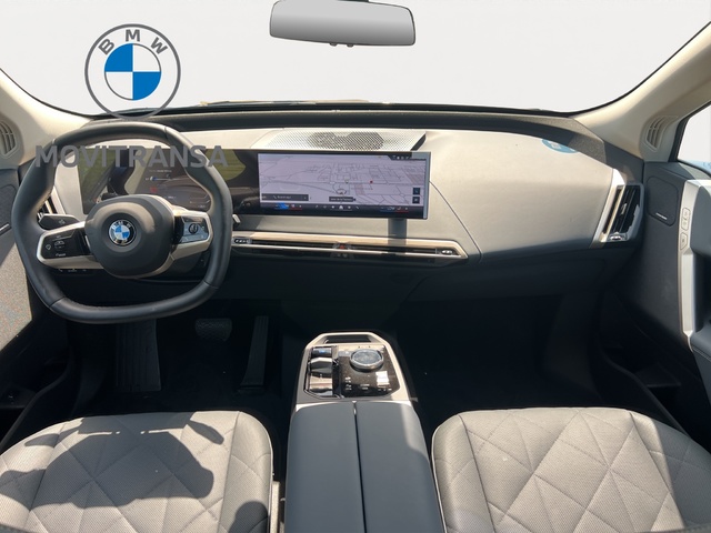 BMW iX xDrive45 color Azul. Año 2025. 300KW(408CV). Eléctrico. En concesionario Movitransa Cars Jerez de Cádiz