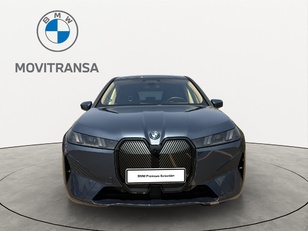 Fotos de BMW iX xDrive45 color Azul. Año 2025. 300KW(408CV). Eléctrico. En concesionario Movitransa Cars Jerez de Cádiz