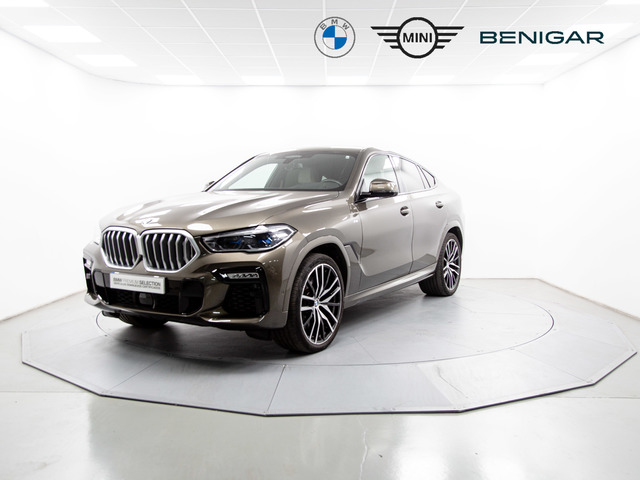 BMW X6 xDrive30d color Marrón. Año 2020. 195KW(265CV). Diésel. En concesionario Móvil Begar Alicante de Alicante