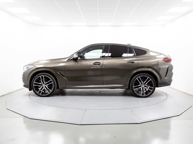 BMW X6 xDrive30d color Marrón. Año 2020. 195KW(265CV). Diésel. En concesionario Móvil Begar Alicante de Alicante
