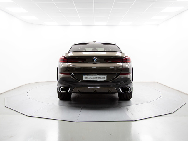 BMW X6 xDrive30d color Marrón. Año 2020. 195KW(265CV). Diésel. En concesionario Móvil Begar Alicante de Alicante