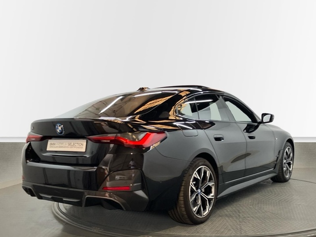 BMW i4 eDrive40 color Negro. Año 2022. 250KW(340CV). Eléctrico. En concesionario Proa Premium Palma de Illes Balears