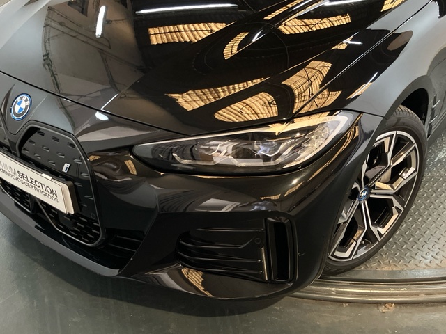 BMW i4 eDrive40 color Negro. Año 2022. 250KW(340CV). Eléctrico. En concesionario Proa Premium Palma de Illes Balears