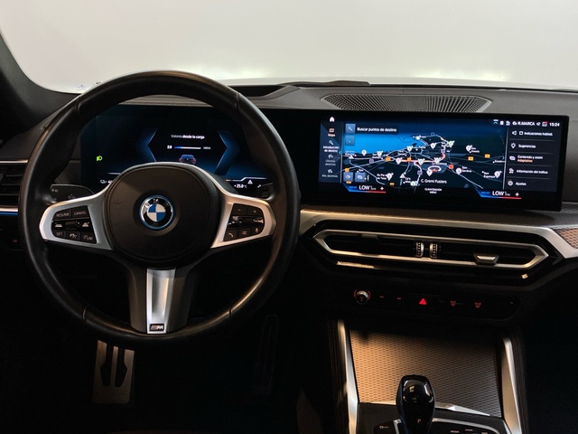 BMW i4 eDrive40 color Negro. Año 2022. 250KW(340CV). Eléctrico. En concesionario Proa Premium Palma de Illes Balears