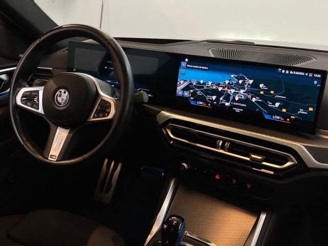 BMW i4 eDrive40 color Negro. Año 2022. 250KW(340CV). Eléctrico. En concesionario Proa Premium Palma de Illes Balears