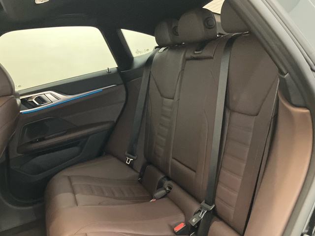 BMW i4 eDrive40 color Negro. Año 2022. 250KW(340CV). Eléctrico. En concesionario Proa Premium Palma de Illes Balears