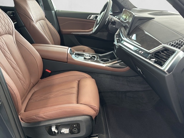 BMW X7 xDrive40d color Gris. Año 2025. 259KW(352CV). Diésel. En concesionario Enekuri Motor de Vizcaya